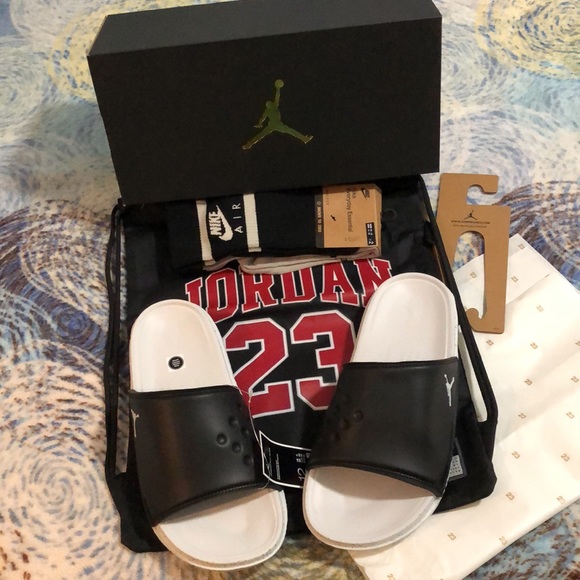 Jordan Other - SZ 12 AIR JORDAN PLAY SLIDE JORDAN JUMPMAN WITH GYM BAG, NIKE DRI FIT SOCKS